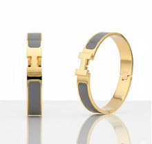 Load image into Gallery viewer, H Signature Enamel Clique Bracelet~ Grey
